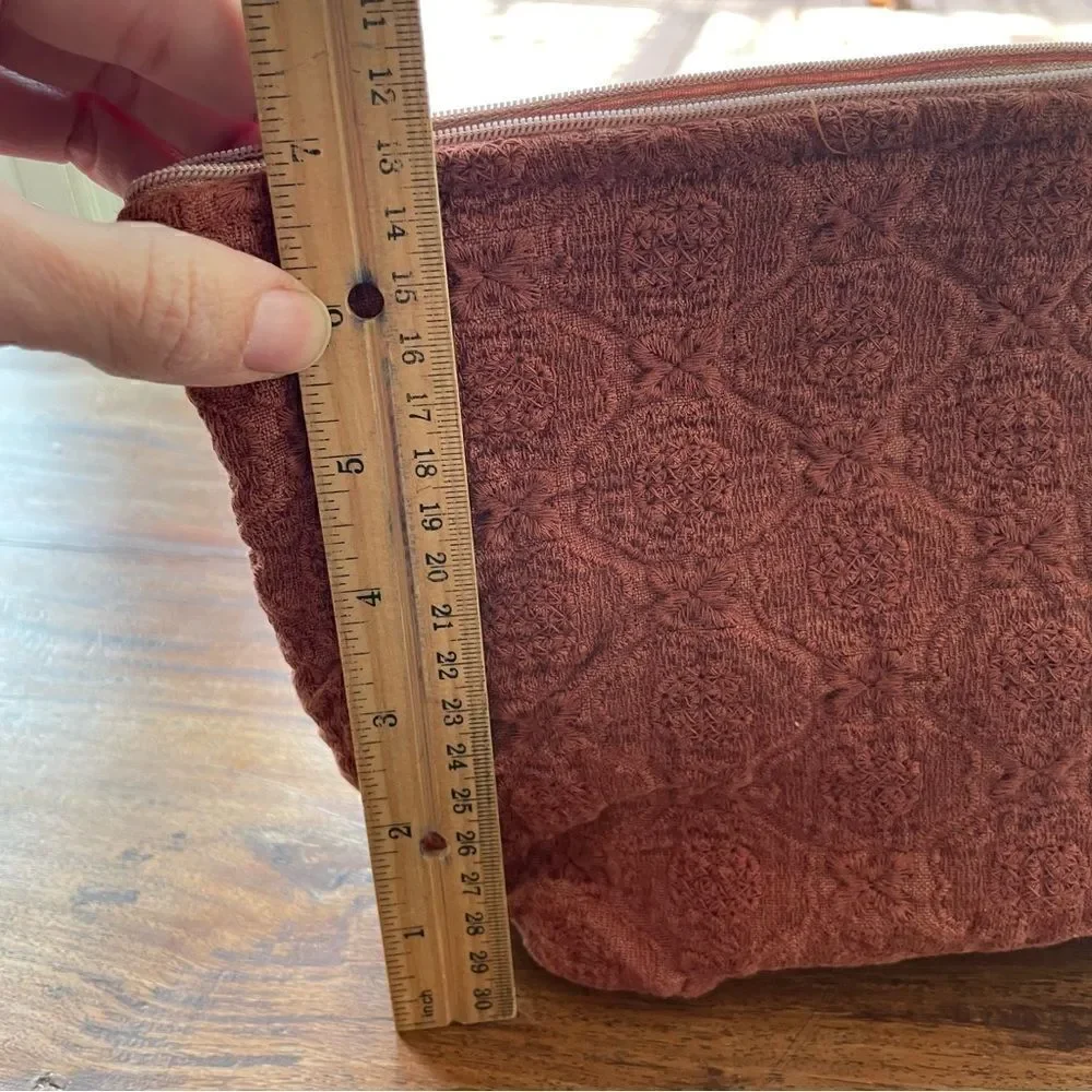 Madam Stoltz Quilted Textured Linen and Cotton Toiletry Bag NWOT